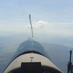 Flugwegposition um 10:58:16: Aufgenommen in der Nähe von Gemeinde Weißenkirchen im Attergau, Österreich in 2085 Meter